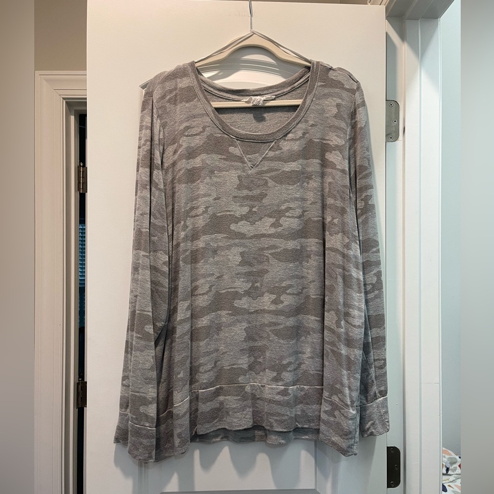 Grey long sleeve